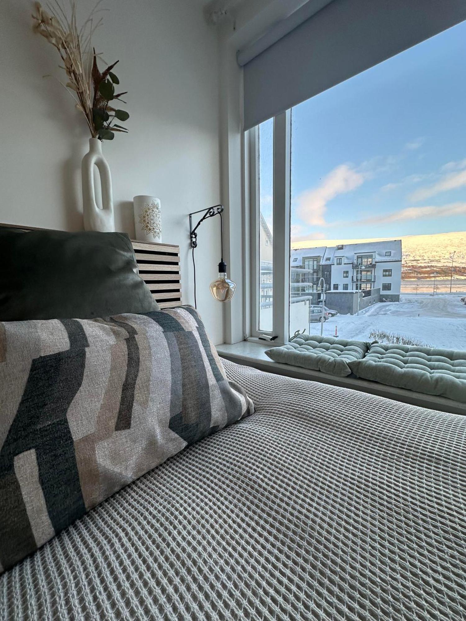 Charming Deluxe Apartment Akureyri Esterno foto